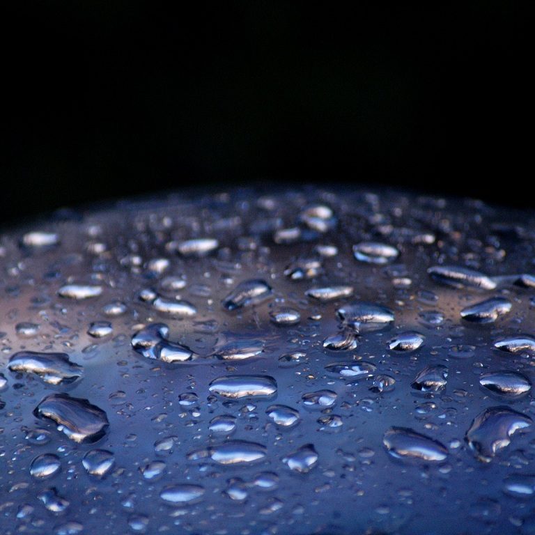https://www.solarspectrom.com/wp-content/uploads/2017/10/rain-2644256_1280-768x768.jpg